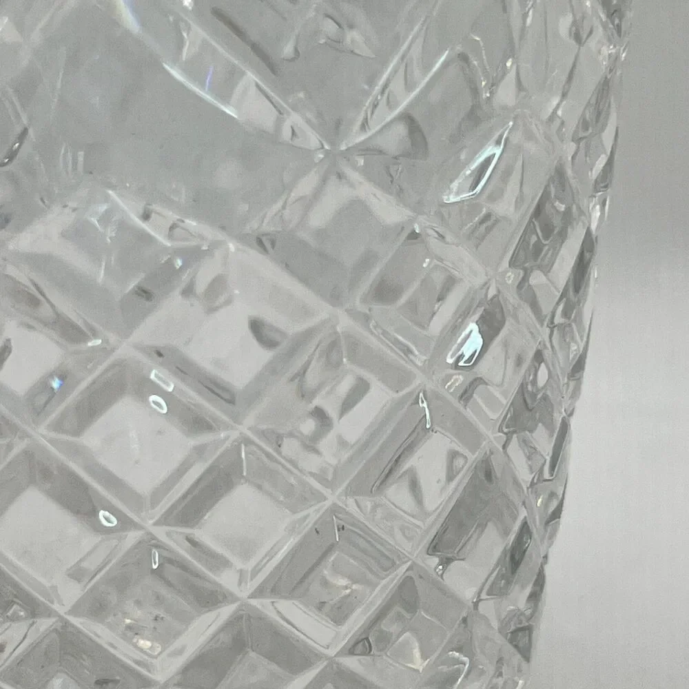 CRYSTAL CLEAR INDUSTRIES CUT 24% LEAD CRYSTAL VASE 8